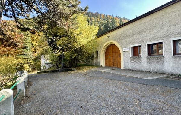 Immeuble de 1 686 m²