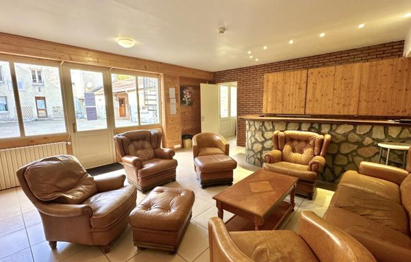 Immeuble de 1 686 m²