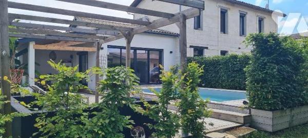 Maison à Vendre à Galgon (33133) en Gironde (33), 10 min de LIBOURNE, sur 920 m² de terrain ave...