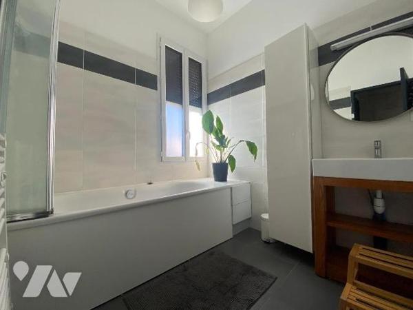 Maison à Vendre à Galgon (33133) en Gironde (33), 10 min de LIBOURNE, sur 920 m² de terrain ave...