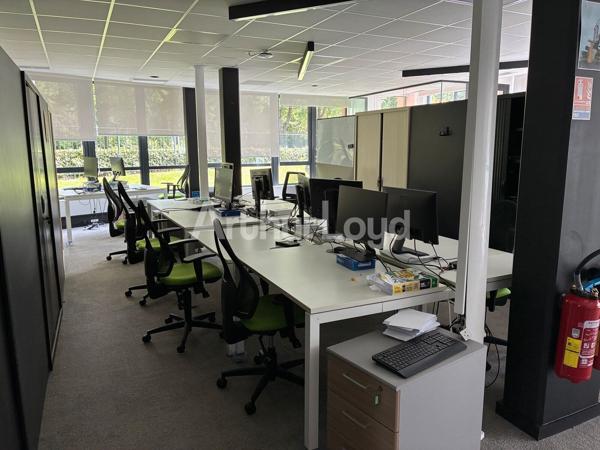Bureaux en location à Lambersart 690 m² avec 33 parkings extérieurs