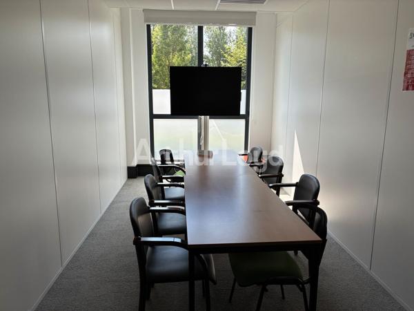 Bureaux en location à Lambersart 690 m² avec 33 parkings extérieurs