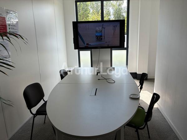 Bureaux en location à Lambersart 690 m² avec 33 parkings extérieurs