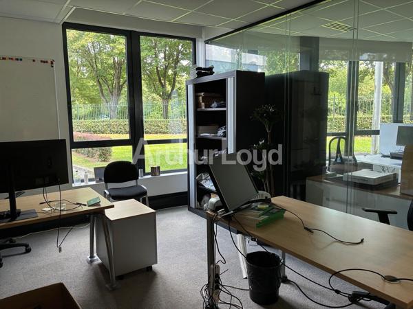 Bureaux en location à Lambersart 690 m² avec 33 parkings extérieurs