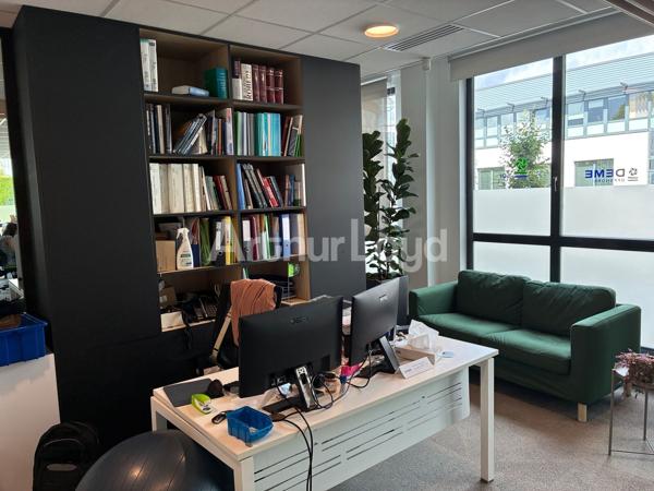 Bureaux en location à Lambersart 690 m² avec 33 parkings extérieurs