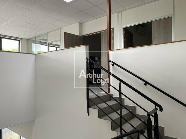 LOCAUX TERTIAIRES A LOUER LIEUSAINT
