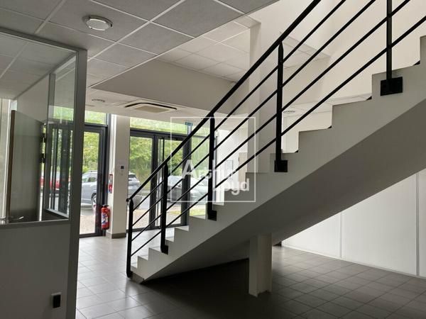 LOCAUX TERTIAIRES A LOUER LIEUSAINT