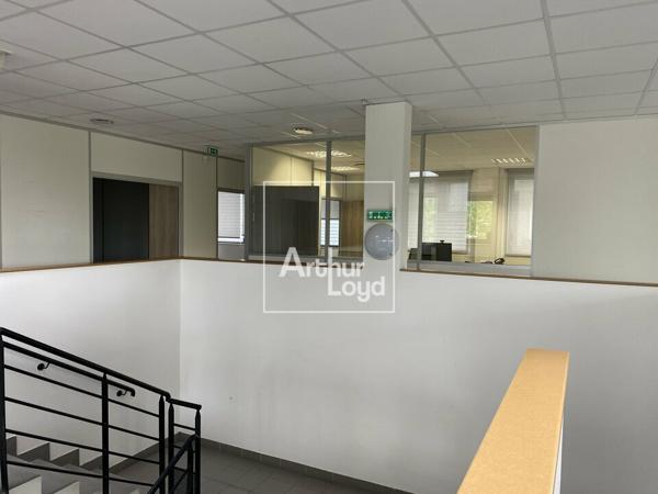 LOCAUX TERTIAIRES A LOUER LIEUSAINT