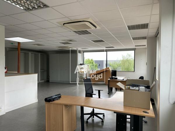 LOCAUX TERTIAIRES A LOUER LIEUSAINT