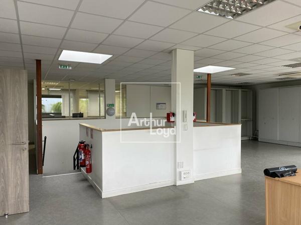 LOCAUX TERTIAIRES A LOUER LIEUSAINT