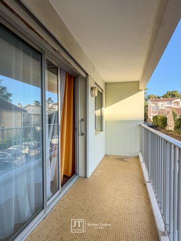 Appartement
                                                                                                                                                                                                                                                                                                                        2 pièce(s)                                                                                                                                                                                                          1 chambre(s)                                                                                                                                                                                                          42  m²
