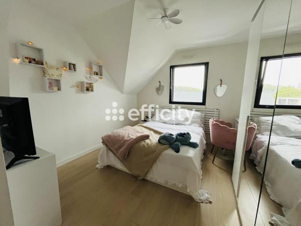 Maison
         6 pièces
        - 104 m² Exclusivité 349 500 € *