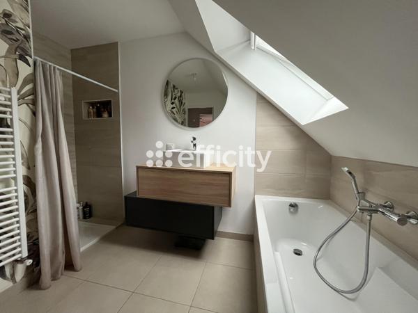 Maison
         6 pièces
        - 104 m² Exclusivité 349 500 € *