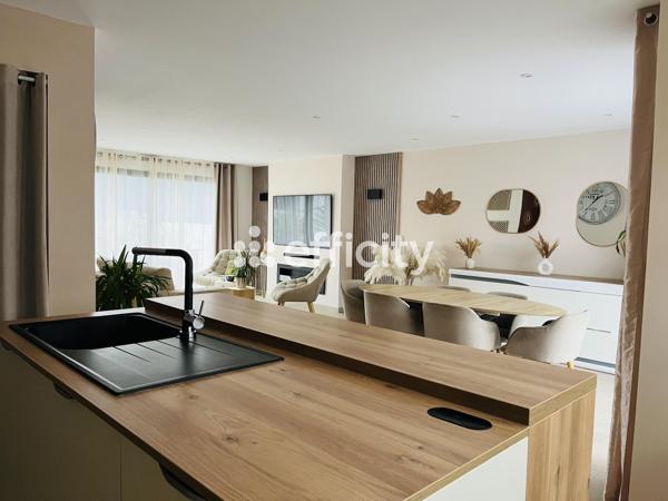 Maison
         6 pièces
        - 104 m² Exclusivité 349 500 € *