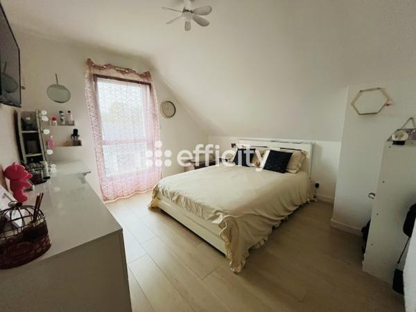 Maison
         6 pièces
        - 104 m² Exclusivité 349 500 € *