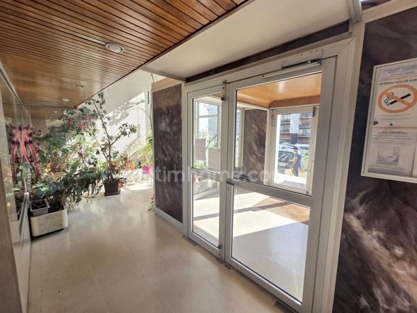 Appartement 5 pièces / 3 chambres, 2ème étage - 106 m2 - Cave et Place de Parking - 212 000 € FAI