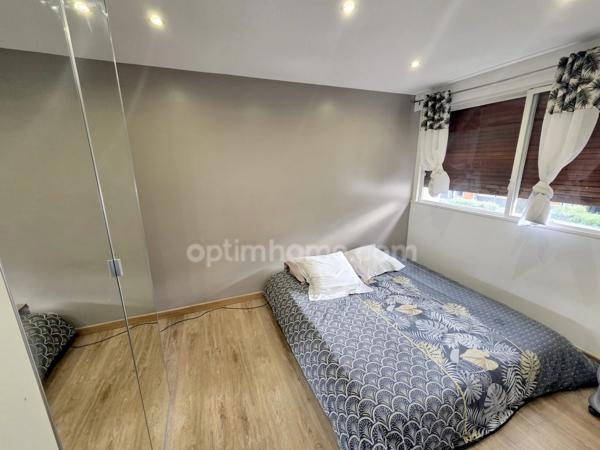 Appartement 5 pièces / 3 chambres, 2ème étage - 106 m2 - Cave et Place de Parking - 212 000 € FAI