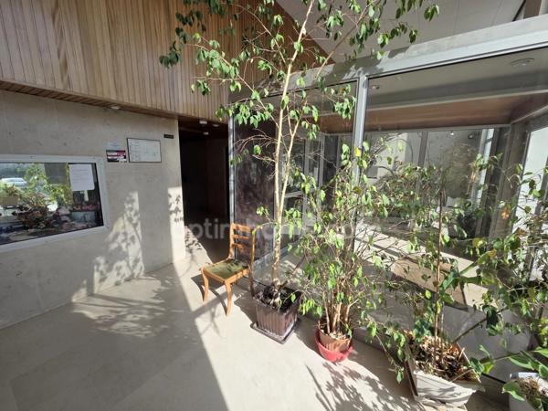 Appartement 5 pièces / 3 chambres, 2ème étage - 106 m2 - Cave et Place de Parking - 212 000 € FAI