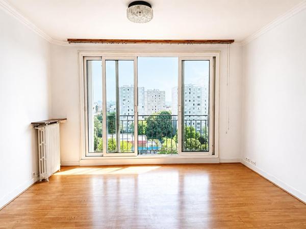 Appartement 3 pièces traversant avec balcon