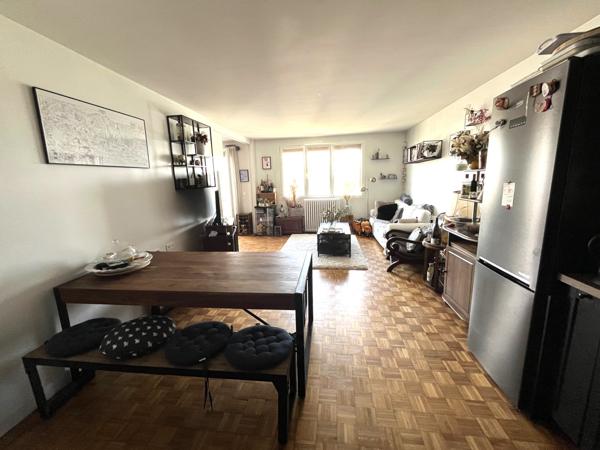 Appartement Atypique 4 pièces Métro Croix de Chavaux