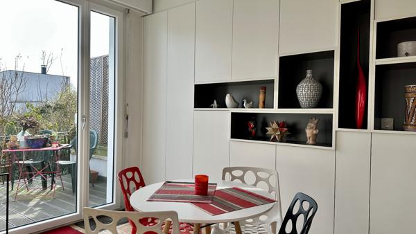 MAISON DE STANDING AVEC SOUS-SOL COMPLET ET GRAND JARDIN