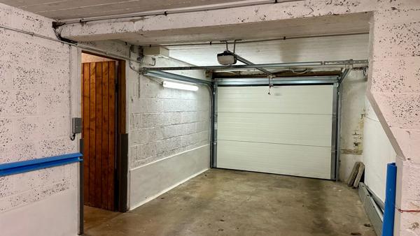 MAISON DE STANDING AVEC SOUS-SOL COMPLET ET GRAND JARDIN