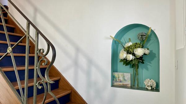 MAISON DE STANDING AVEC SOUS-SOL COMPLET ET GRAND JARDIN