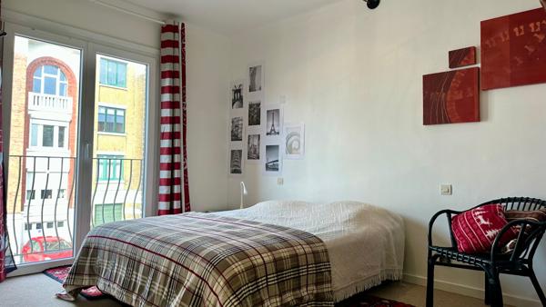 MAISON DE STANDING AVEC SOUS-SOL COMPLET ET GRAND JARDIN