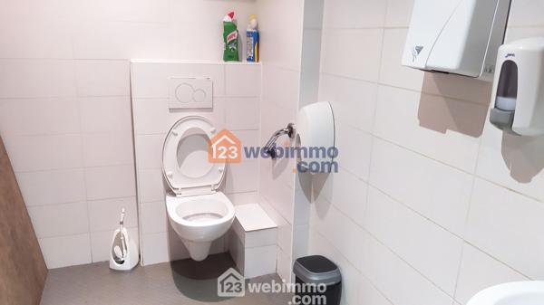 Local 75 m² à Saintes-Maries-de-la-Mer 13460