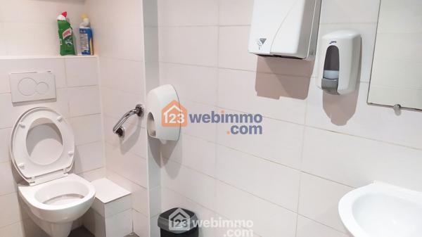 Local 75 m² à Saintes-Maries-de-la-Mer 13460