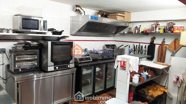 Local 75 m² à Saintes-Maries-de-la-Mer 13460