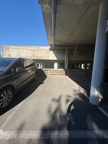Parking à louer Rochefort - 17300 / Réf: 2477