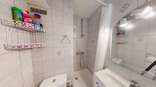 APPARTEMENT T3 (2 cabines) de 37m2 à Saint pierre la mer Piscine, tennis et parking privatif