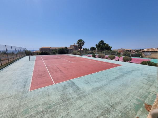 APPARTEMENT T3 (2 cabines) de 37m2 à Saint pierre la mer Piscine, tennis et parking privatif