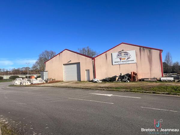 Local professionnel de 445 m² libre à Chateau Gontier