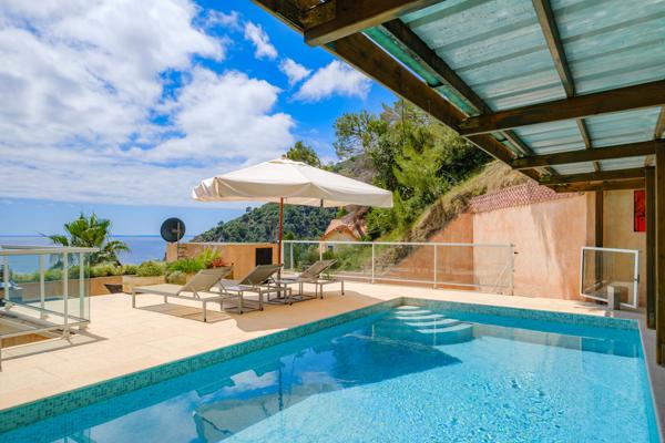Villa d'architecte avec piscine et vue mer I EZE 