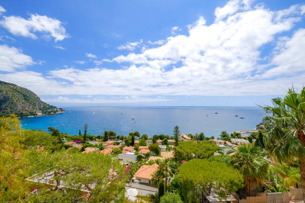 Villa d'architecte avec piscine et vue mer I EZE 