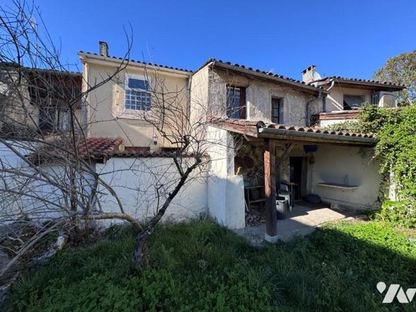 Ensemble immobilier de caractère au cœur de la cité historique