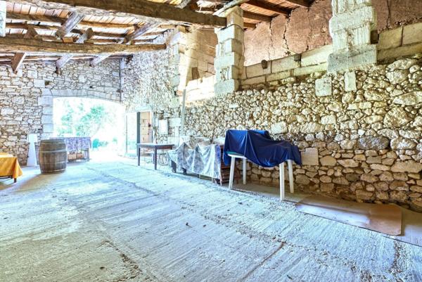 Spacieuse maison en pierre