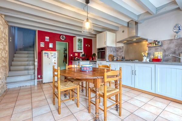 Spacieuse maison en pierre