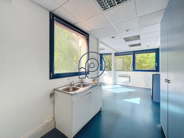Bureaux à fort potentiel proche métro
