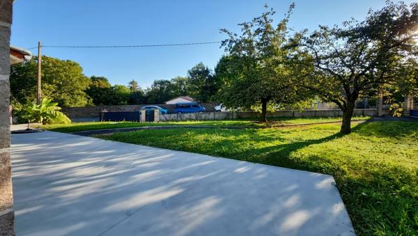 MAGNIFIQUE VILLA DE PLAIN PIED DE 140 M² A LOUER A SAINT JULIEN DE COPPEL 63160