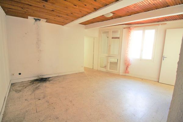 ESTAGEL : Maison de ville 4 pièces + Studio - surface totale de 139.38 m² avec Terrasse