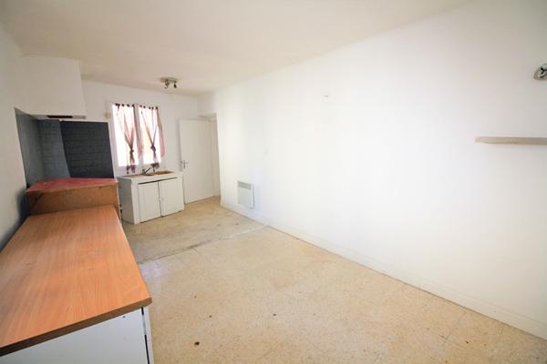 ESTAGEL : Maison de ville 4 pièces + Studio - surface totale de 139.38 m² avec Terrasse