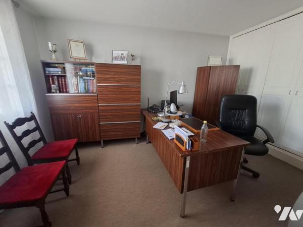 Saintes - rive Gauche - quartier hyper U - maison de 147 m² hab - 6 chambres - garage et parking