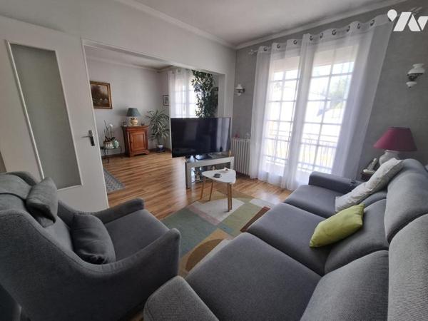Saintes - rive Gauche - quartier hyper U - maison de 147 m² hab - 6 chambres - garage et parking
