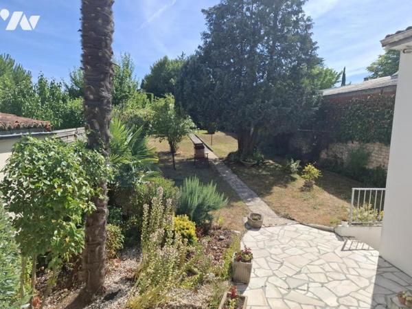 Saintes - rive Gauche - quartier hyper U - maison de 147 m² hab - 6 chambres - garage et parking