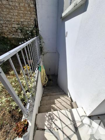 Saintes - rive Gauche - quartier hyper U - maison de 147 m² hab - 6 chambres - garage et parking