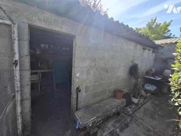 Saintes - rive Gauche - quartier hyper U - maison de 147 m² hab - 6 chambres - garage et parking