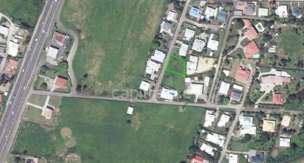 Terrain constructible de 800 m² – Petit-Bourg, à 5 min de Colin et Jarry